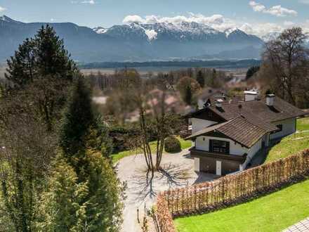 Großzügige Landhausvilla mit unverbaubarem Panoramabergblick