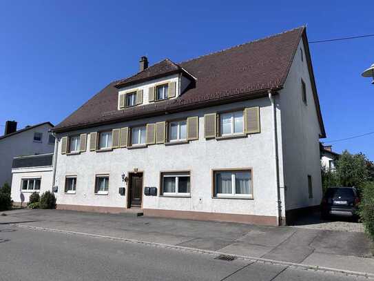 Erweitertes Dreifamilienhaus mit großzügigem Grundstück in Wolterdingen