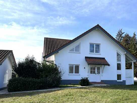 Sehr schönes Einfamilienhaus im Landhausstil mit ELW, nicht einsehbarem Garten u. großer Garage