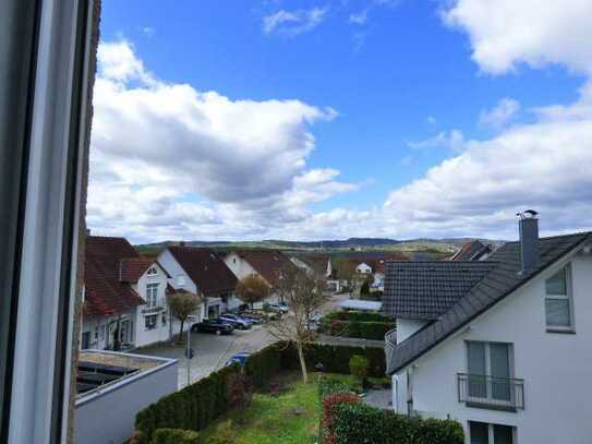 Sofort frei - den Sommer im Garten verbringen - 4 1/2 Zimmer-Wohnung mit 113 m² und großer Terrasse