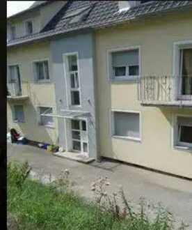 Freundliche 3 Zimmer Wohnung in ruhiger Randlage mit Balkon.