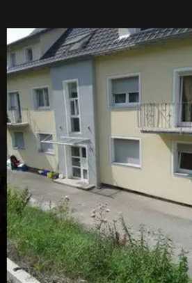 Freundliche 3 Zimmer Wohnung in ruhiger Randlage mit Balkon.