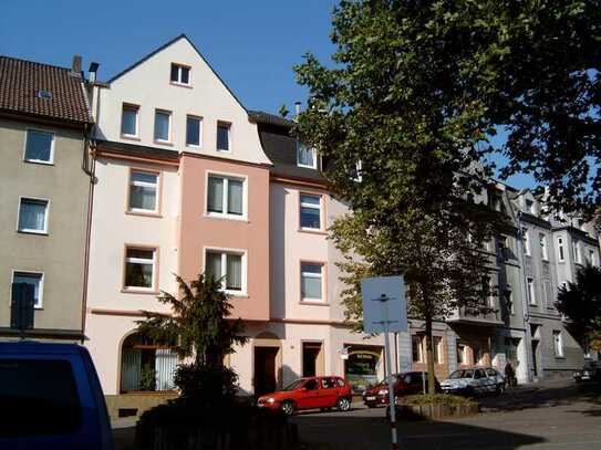 4 Zimmer Wohnung in gepflegtem Altbau