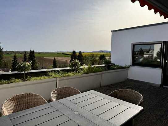 Möbliertes Terrassenhaus mit traumhaftem Talblick und Einzelgarage in Heilbronn Frankenbach