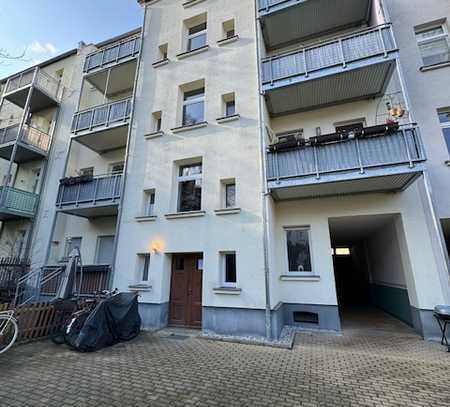 Schöne drei Zimmerwohnung mit großer Wohnküche