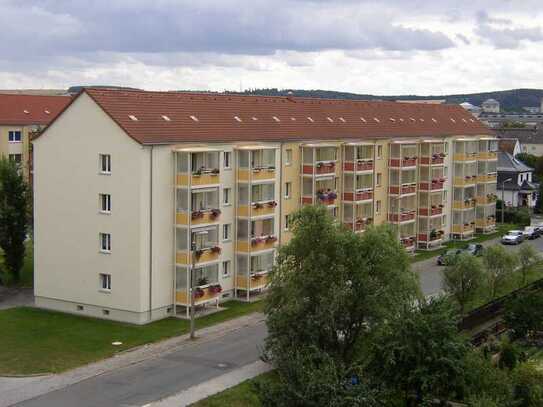 Geräumige 3-Raum-Wohnung in ruhiger Lage mit Balkon, Wanne und Dusche