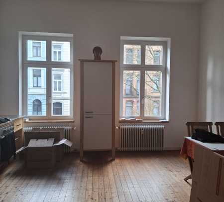 2 ZIMMER WOHNUNG -   ZWISCHEN LOUSBERG UND PONTTOR