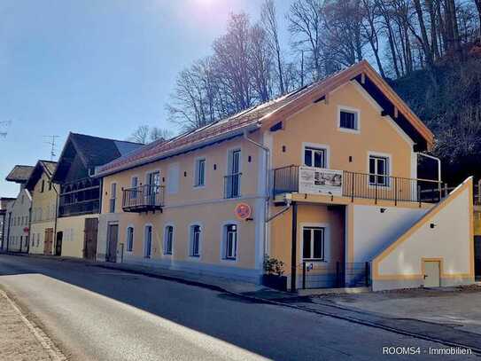 ROOMS4 - Dachterrassenwohnung über zwei Etagen mit großer Terrasse