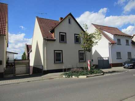 Einfamilienhaus/Hofreite mit Grundstück und Nebengebäuden