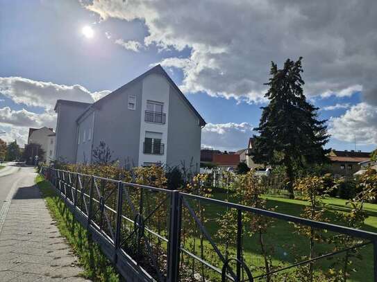 +++Lichtdurchflutetes Dachgeschoss Neubau im Erstbezug am Altstadtrand+++