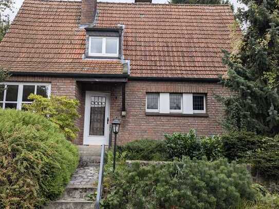 Stadtlage !!! Freistehendes EFH mit CHARME und Möglichkeiten auf TRAUMHAFTEM GS in gewachsener Lage