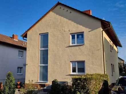 Einziehen und wohlfühlen- Maisonettewohnung mit Garage, Freisitz und Balkon