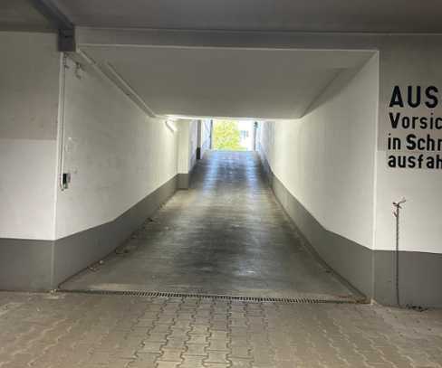 Tiefgaragenstellplatz am Hofbräuhaus Parkhaus - modernisiert 2024 - ganzer Stellplatz bis 160cm