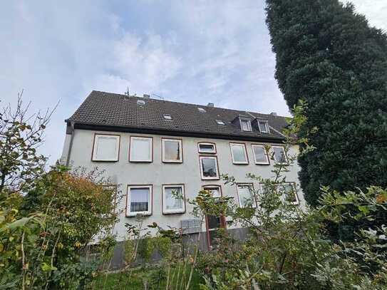 Modernisierungsbedürftiges Mehrfamilienhaus mit 6 Wohnungen und ca. 291 m² Wohnfläche