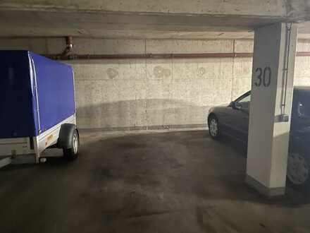 Vermiete Stellplatz in zentraler Lage,