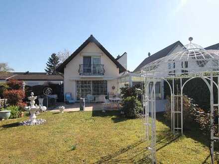 Gepflegtes Einfamilienhaus mit großzügiger Einliegerwohnung