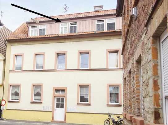 Schöne Dachgeschosswohnung im Herzen von Karlstadt