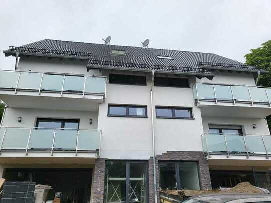 Erstbezug mit Balkon: Freundliche 4-Raum-Wohnung mit gehobener Innenausstattung in Gummersbach