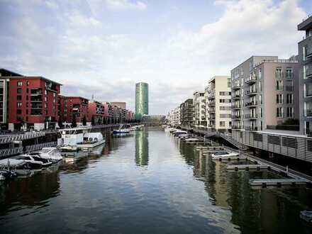 Mediterranes wohnen am Westhafen Frankfurt, 2-Zimmer, Terrasse, TG-Stellplatz, hell und modern