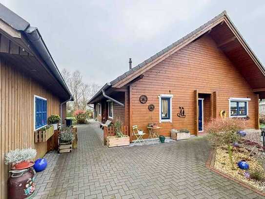 Großes Holzhaus für Familien mit Garage und guter Energieklasse in Feldrandlage