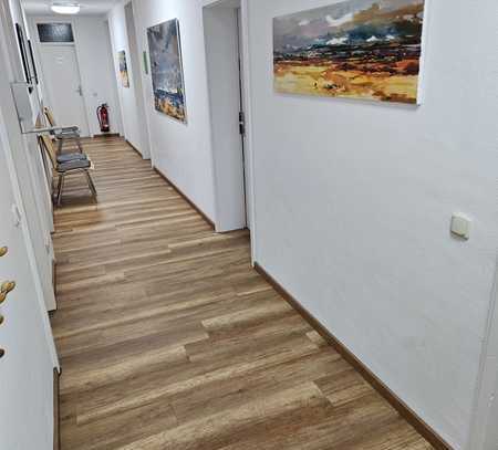 Einzelbüros oder auch mehrere Büro-Räume/Praxisräume