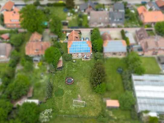 Fußläufig in den Ortskern - Backsteinhaus auf großem Grundstück