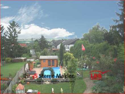 Schönes Haus mit Scheune, großer Garten und Pool