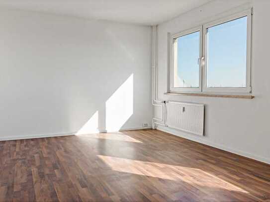 Hoch hinaus in der Silberhöhe – 2-Raum-Wohnung mit Weitblick!