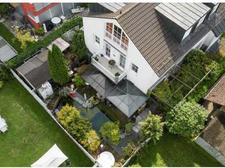Von Privat: 5-Zimmer - Haus im Haus mit Garten + Naturteich zum Kauf in München