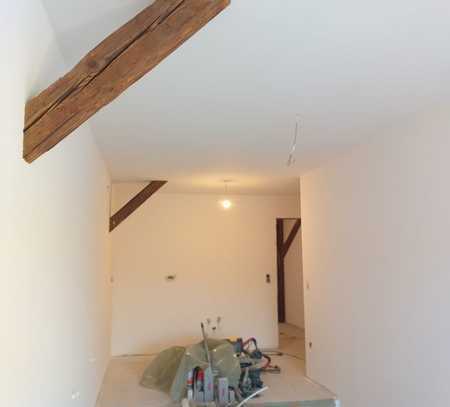 2 Zimmer DG mit Balkon