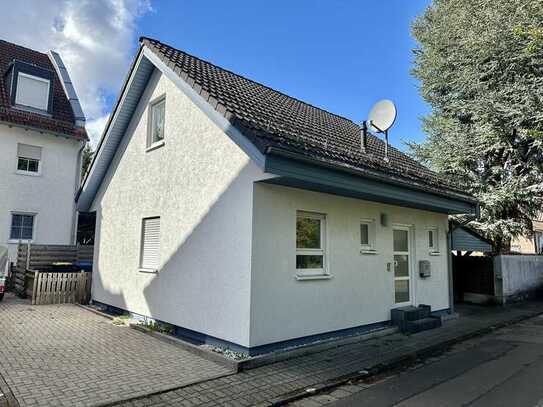 KL-Dansenberg - Kleines, freistehendes Einfamilienhaus mit Carport in bester Wohnlage