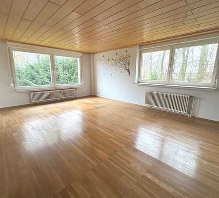 ** WOHNEN IN DER WALDALLEE, GUT GESCHNITTENE WOHNUNG MIT HERRLICHEM BLICK IN DEN WALD **