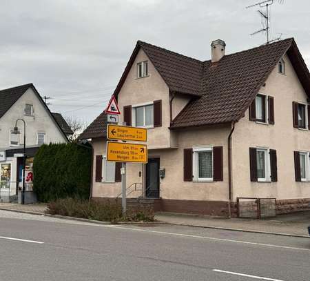 Großes Haus mit Garten / Garage im Ortskern zu Vermieten teilmöbiliert.