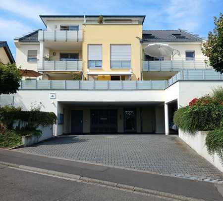 Sehr schöne 3 Zimmerwohnung in Aschaffenburg Damm,in ruhiger Wohngegend,mit Blick auf das Schloss.