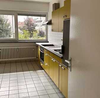 2 - Zimmerwohnung mit EBK und Terrasse in zentraler Lage
