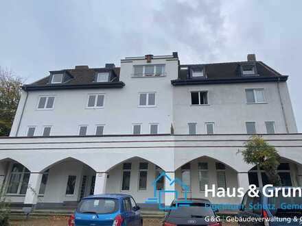 *** gemütliche 2-Zimmer-Wohnung - mit Wendeltreppe und rustikalen Holzbalken - in zentraler Lage ***