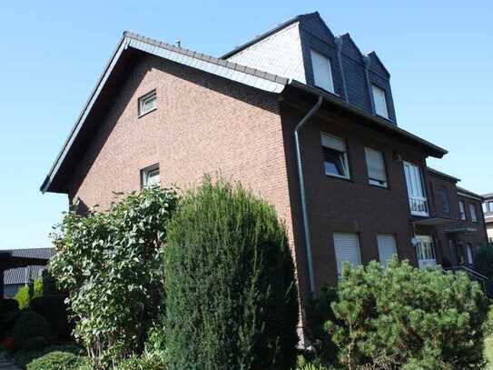 DACHGESCHOSS-WOHNUNG IN HÜRTH "NIBELUNGEN-VIERTEL" ab 01.02.2025 von PRIVAT / 810 € Warmmiete