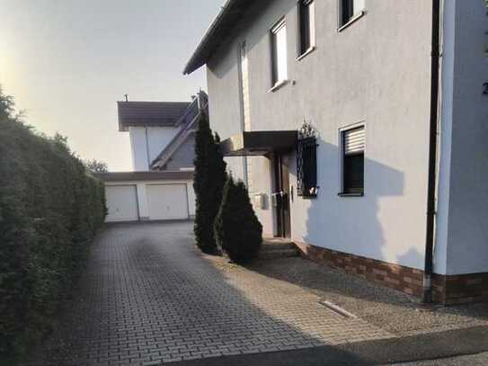 Schöne 2-Zimmer-Erdgeschosswohnung mit Terrasse und EBK in Kümmersbruck