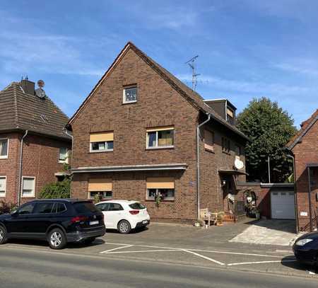 Dreifamilienhaus in Bergheim-Glesch, teilweise bezugsfrei