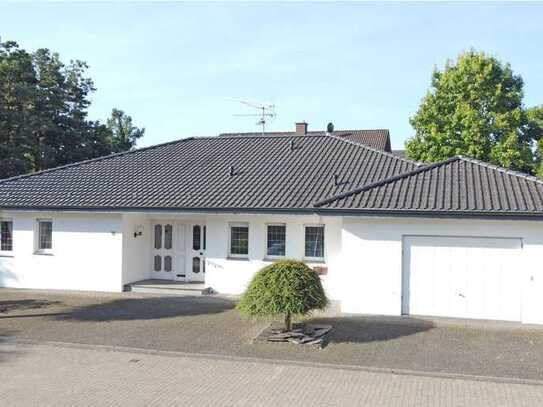 Repräsentativer Bungalow mit großzügigem Platzangebot in Hückelhoven-Brachelen