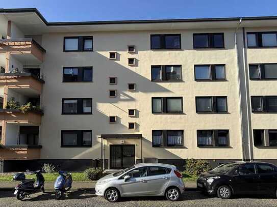 Köln (Zollstock), sehr gut aufgeteilte 4-Zimmer Eigentumswohnung mit großzügigem Westbalkon