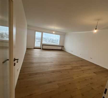 Sanierte 2,5 Zimmer Wohnung im modernen Stil