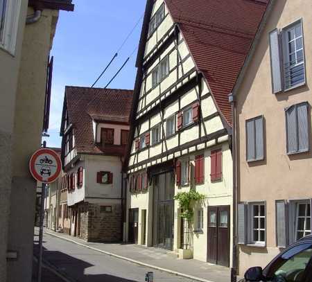 2 Zi.-Whg. im kompl. saniertem denkmalgesch. Mehrfamilienhaus in der Alt-/Innenstadt in Tübingen