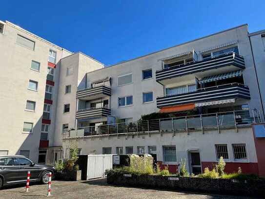 Schönes Apartment fußläufig zur Ruhr - mit Aufzug und Balkon, zentral in Steele!