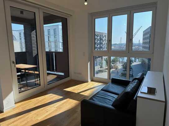 Lichtdurchflutete Wohnung mit Blick auf Baakenhafen und Norderelbe mit Balkon & EBK in der HafenCity