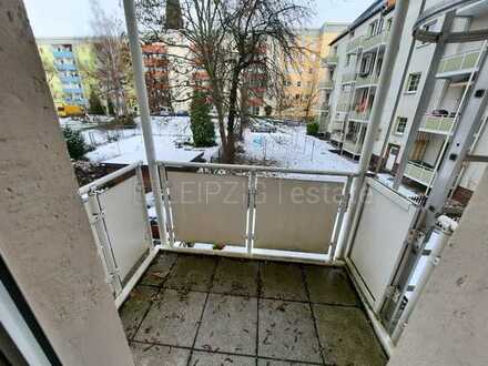 1 Zimmer mit Balkon*Singleküche*Aufzug*ab Mai