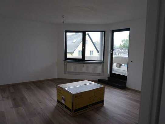 Attraktive und vollständig renovierte 3-Zimmer-Wohnung mit geh. Innenausstattung mit Balkon in Essen
