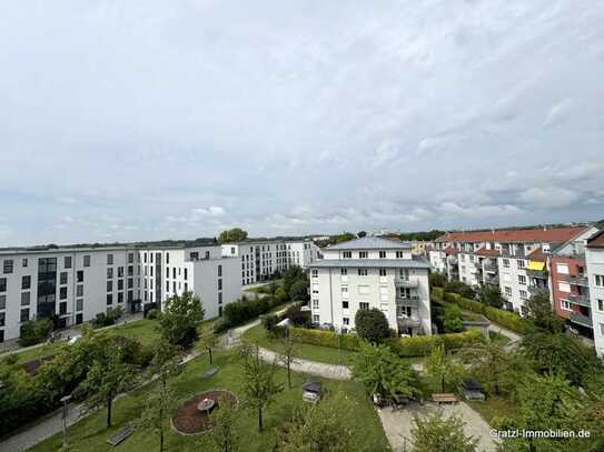 Freising, schön geschnittene 1-Zimmer-Dachgeschoss-Wohnung mit Balkon, EBK und TG