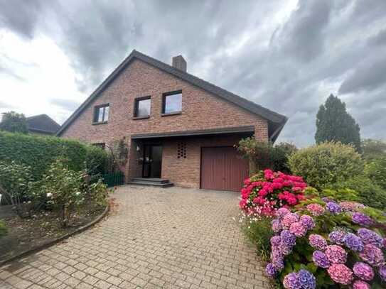 Gemütliches , saniertes und geräumiges Einfamilienhaus in Hamminkeln sucht nette Bewohner