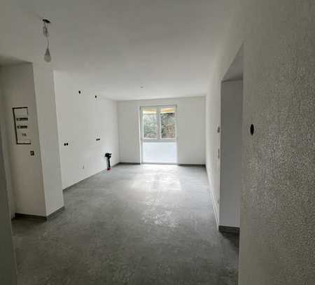 *Erstbezug* insgesamt zwei gehobene 3-Zimmer-Wohnung in Gernsbach mit EBK, Balkon & zwei Stellplätze